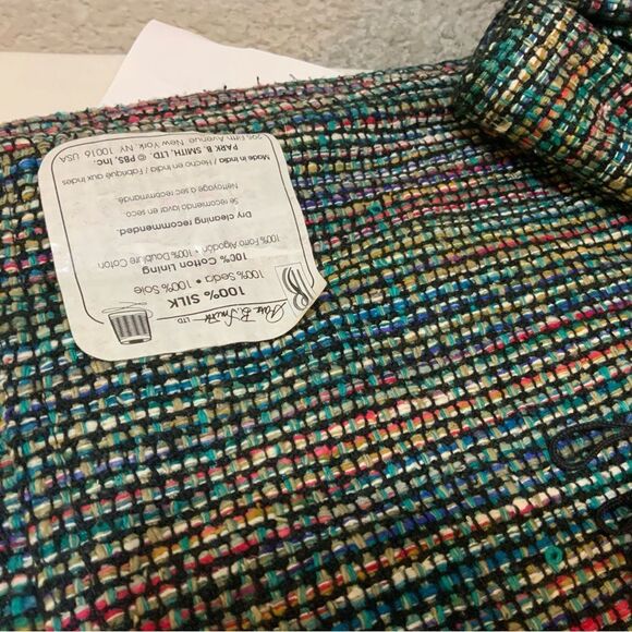 Park B. Smith 72" Table Runner and 4 placements 100% silk - Picture 4 of 14